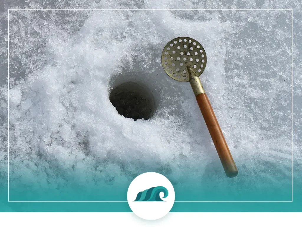 1 2022 08 how to keep ice fishing holes from freezing manually with an ice skimmer